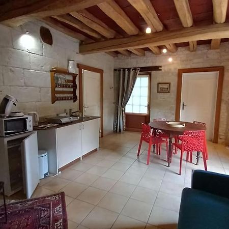 Villa Le Logis De La Tour à Loudun Extérieur photo