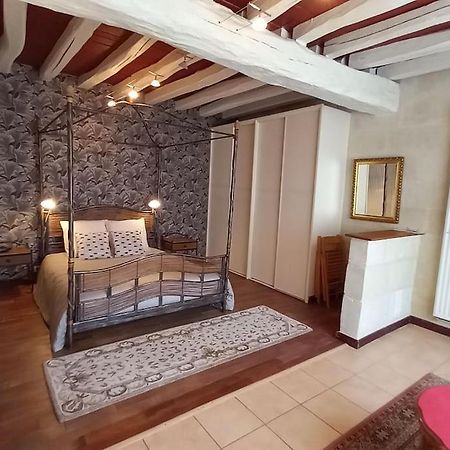 Villa Le Logis De La Tour à Loudun Extérieur photo